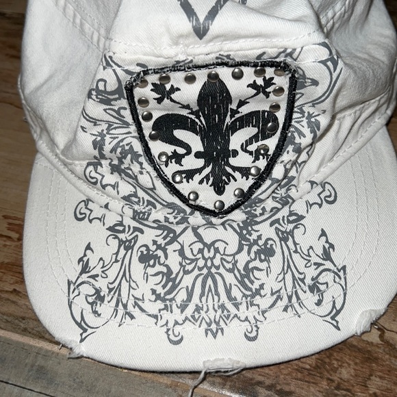 NWT distressed page boy type hat white and black. Adjustable for perfect fit. - Picture 4 of 4